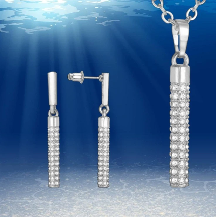 Ensemble Collier et Boucles d'Oreilles Diamants Complet et Strass Brique Luxueux. Pour un éclat exceptionnel, idéal pour les occasions.