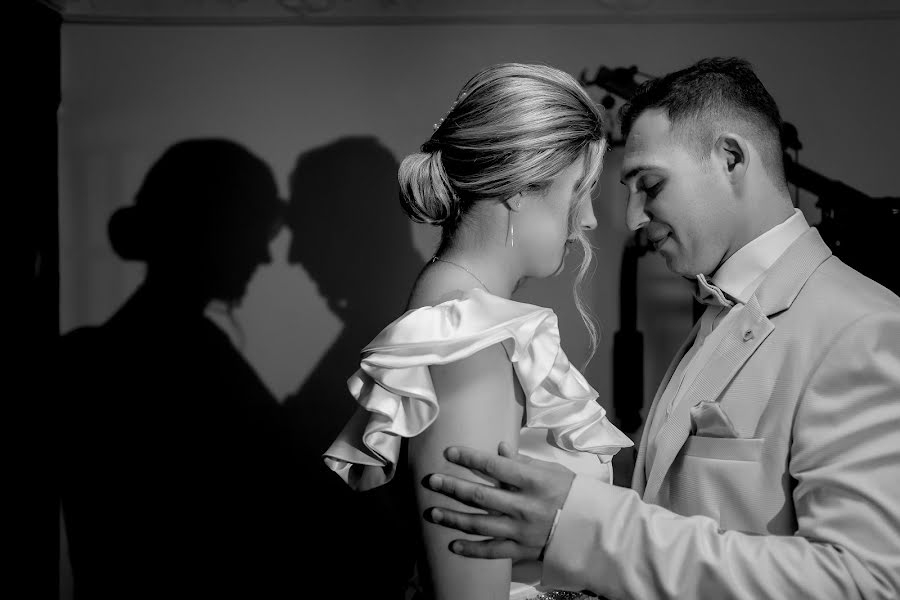 Wedding photographer Sorin Ciutacu (visualmedia). Photo of 19 October 2023