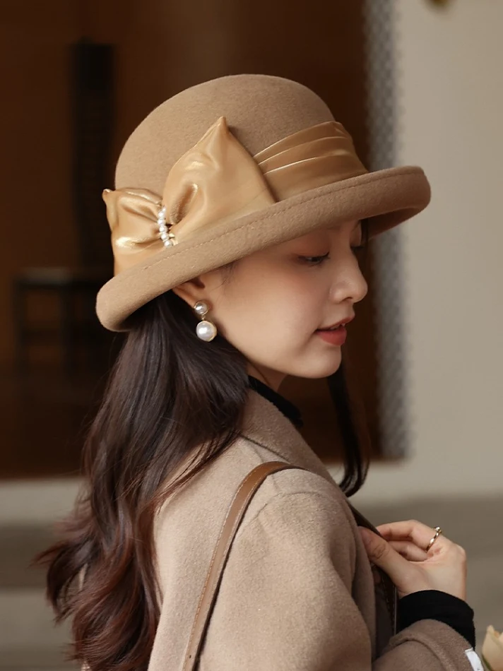 Bob en laine rétro automne hiver assorti à tout. Chaud et élégant, il complète parfaitement n'importe quelle tenue, idéal pour l'hiver et un look tendance.