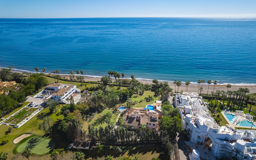 Villa with pool and terrace 5