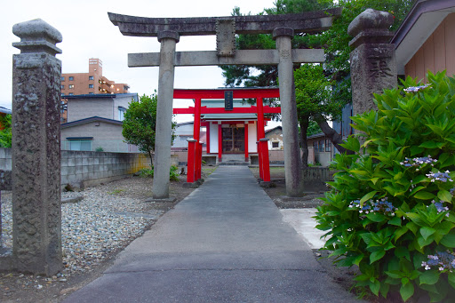 鶴ヶ城稲荷神社