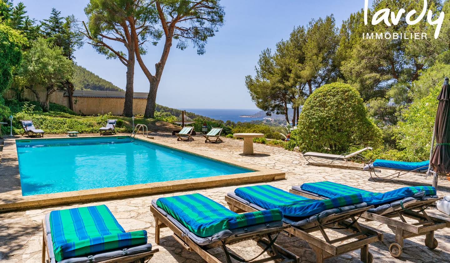 Villa with pool Cassis