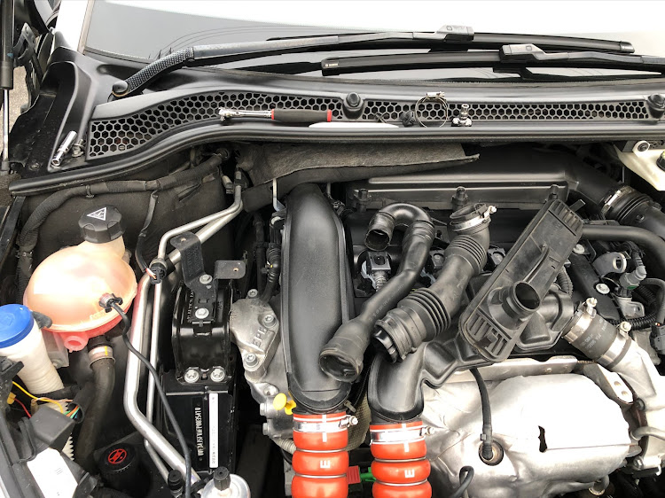 RCZのキャビンフィルター交換・BOSCH・HENGST・ブロワファン・ファイバースコープに関するカスタム事例の投稿画像2枚目
