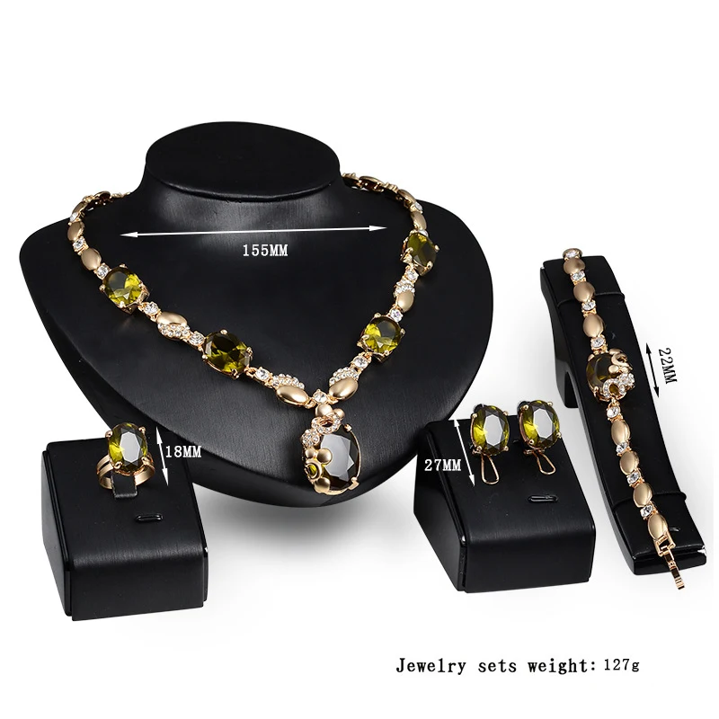 Title 1, Overdreven edelstenen sieradenset met ketting, ...