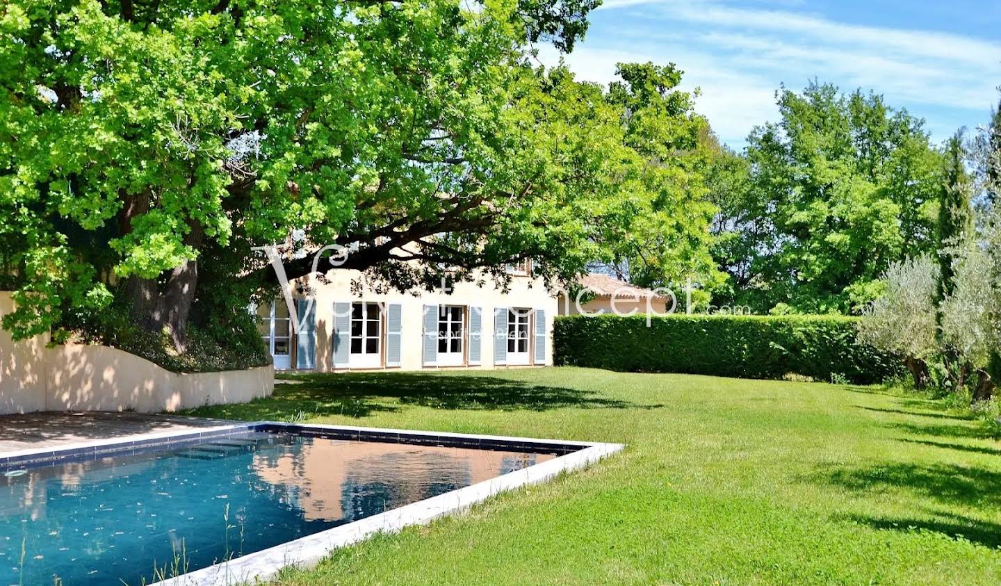 Villa with pool Valbonne