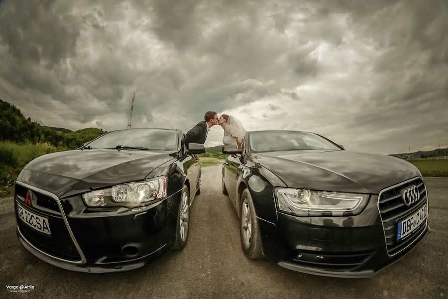 Fotógrafo de casamento Varga Attila (vargas). Foto de 25 de março 2015