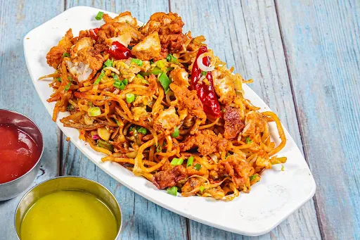 Schezwan Chicken Fried Noodles