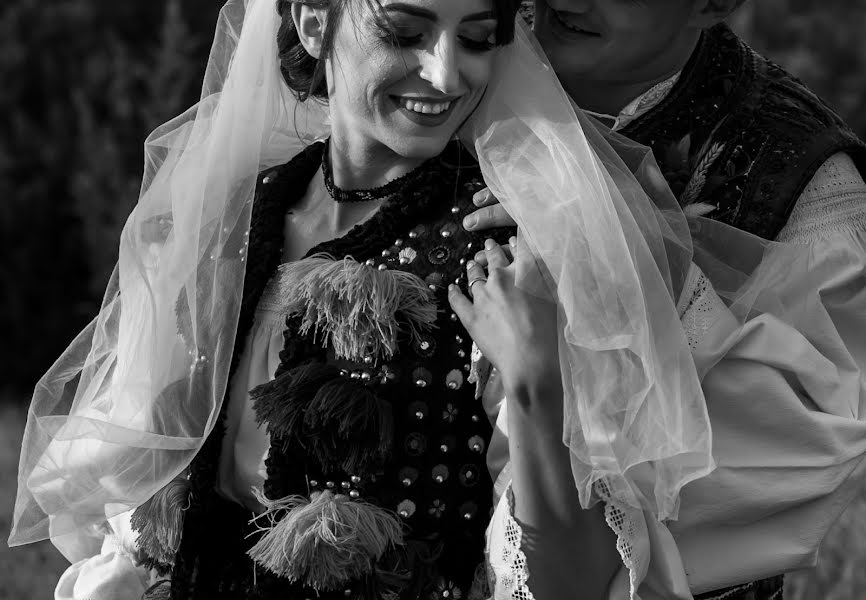 Fotografo di matrimoni Mark Fazakas (markfazakas). Foto del 12 settembre 2021