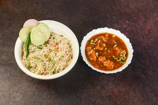 Veg Fried Rice And Chilli Chicken 4 Pcs With Salad