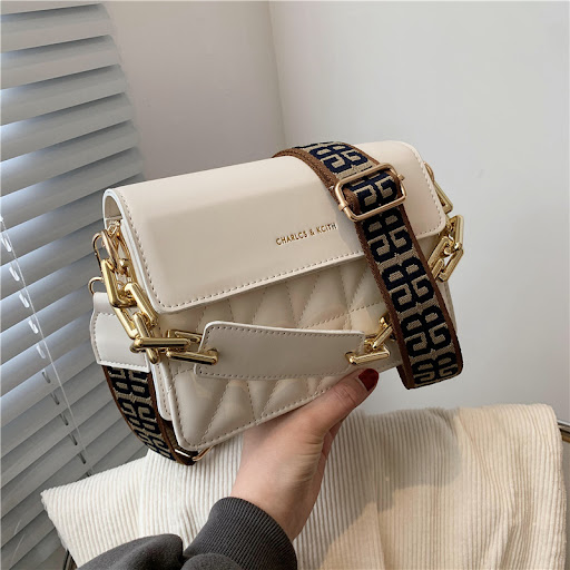 Title 7, Rhombus Chain One Shoulder Small Square Bag A s...