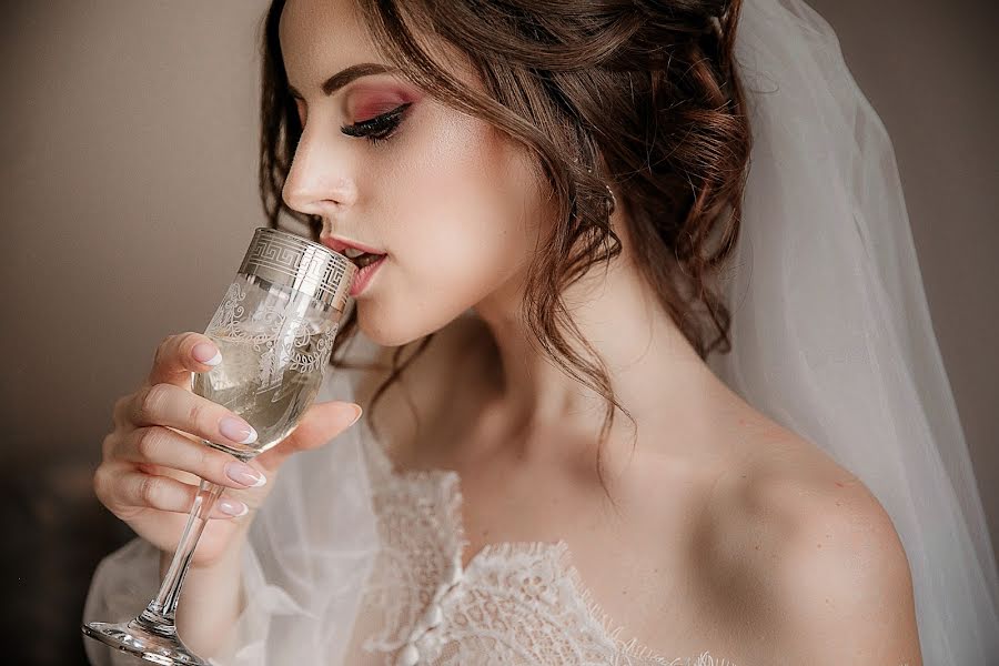 Fotógrafo de casamento Katya Voytukhovich (1806katy). Foto de 8 de setembro 2019