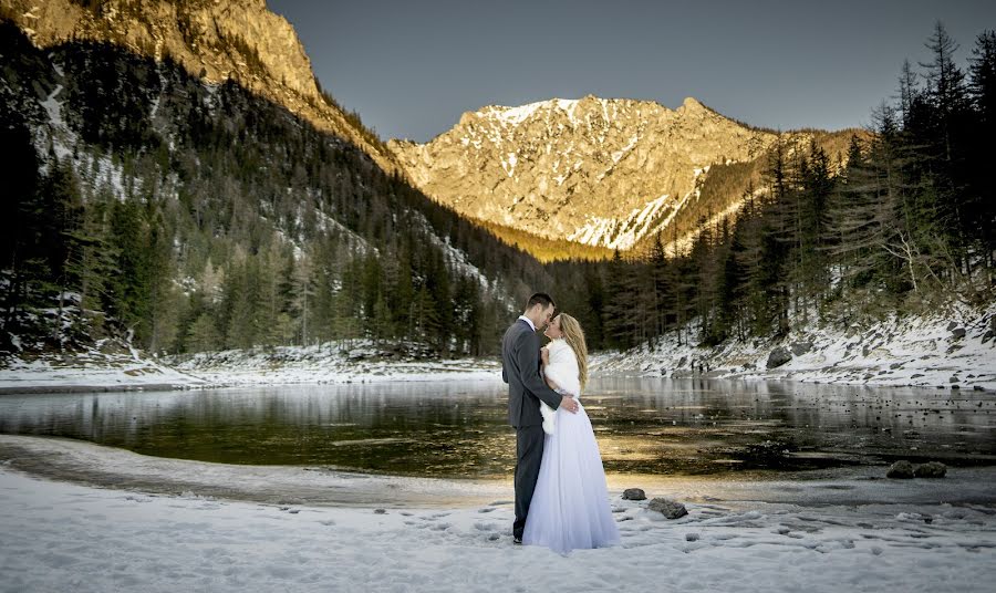 Wedding photographer Ákos Erdélyi (erdelyi). Photo of 1 February 2022