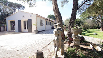 villa à Roquebrune-sur-Argens (83)