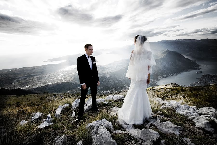 Jurufoto perkahwinan Elizaveta Kovaleva (weddingingerman). Foto pada 31 Oktober 2013