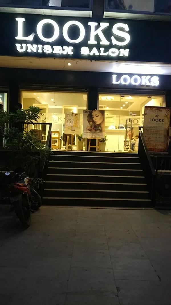 Unique Looks Unisex Beauty Salon photo 