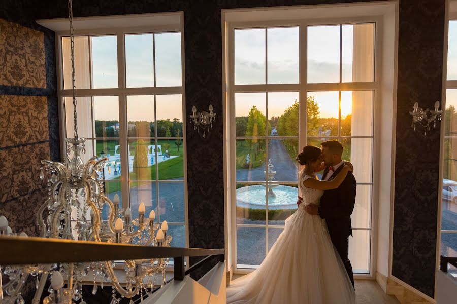 Fotógrafo de casamento Lóránt Kiss (lorantkiss). Foto de 4 de fevereiro 2020