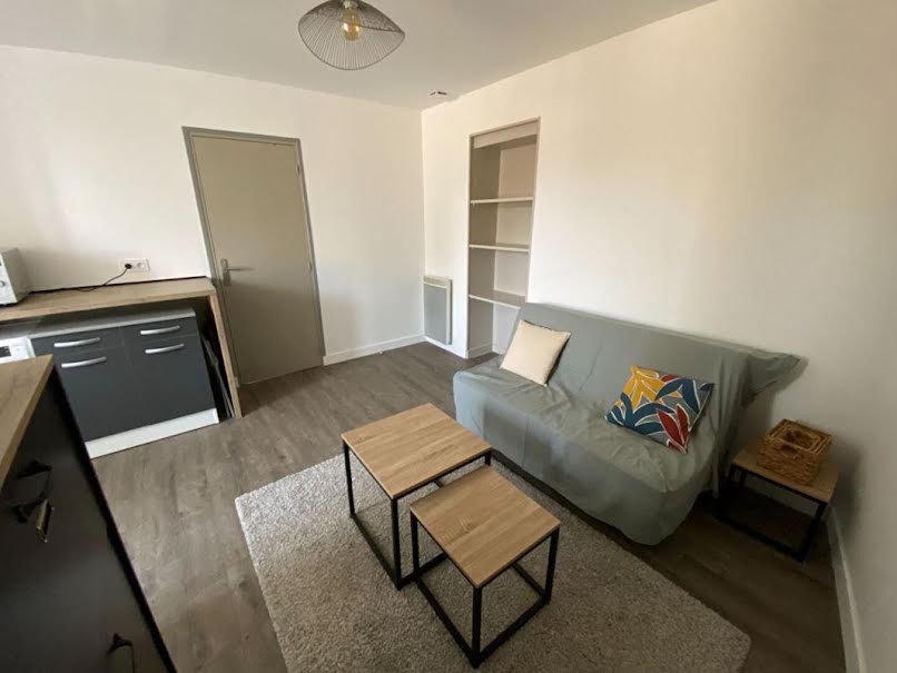 Location  appartement 2 pièces 26 m² à Poitiers (86000), 490 €