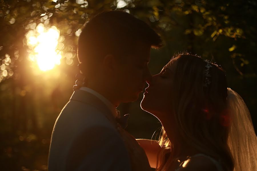 Fotografo di matrimoni Gyula Boros (borosgyula). Foto del 27 ottobre 2023