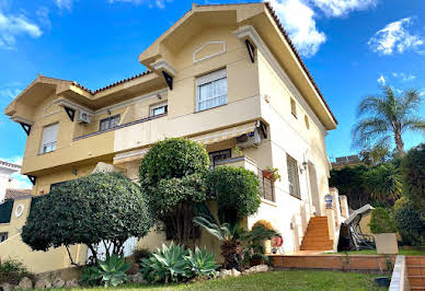 Maison avec jardin et terrasse 18