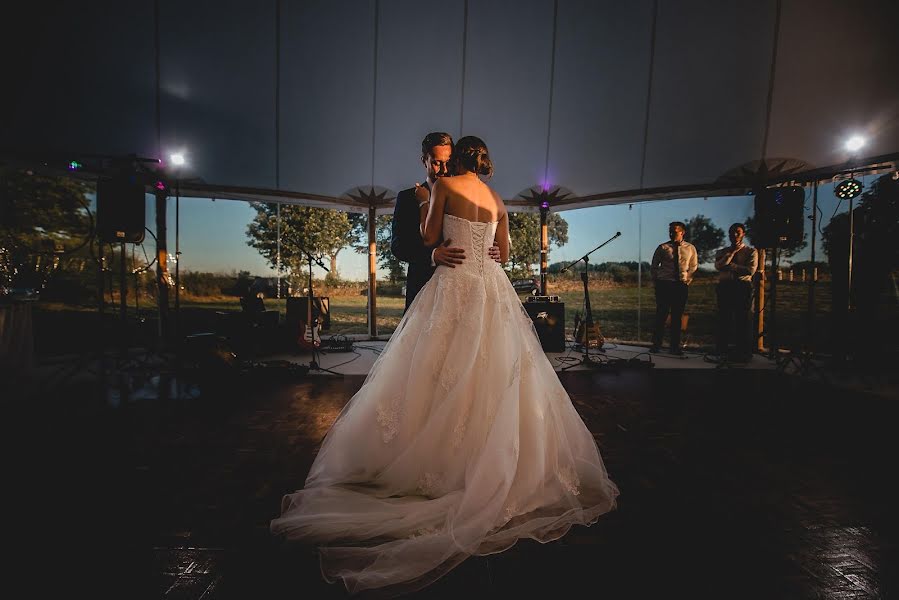 Wedding photographer Oliver Foxley (reportageimage). Photo of 2 July 2019