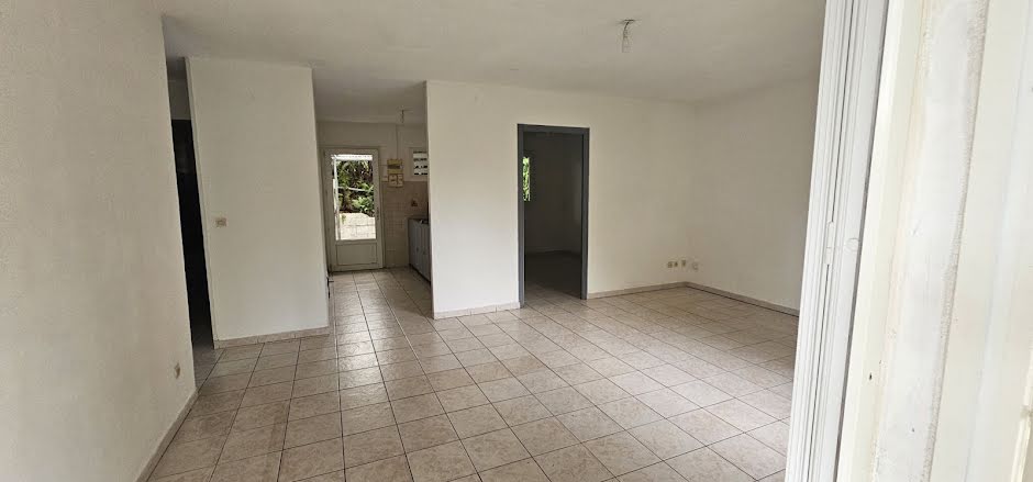Vente maison 4 pièces 65 m² à Saint Benoit (97470), 152 000 €