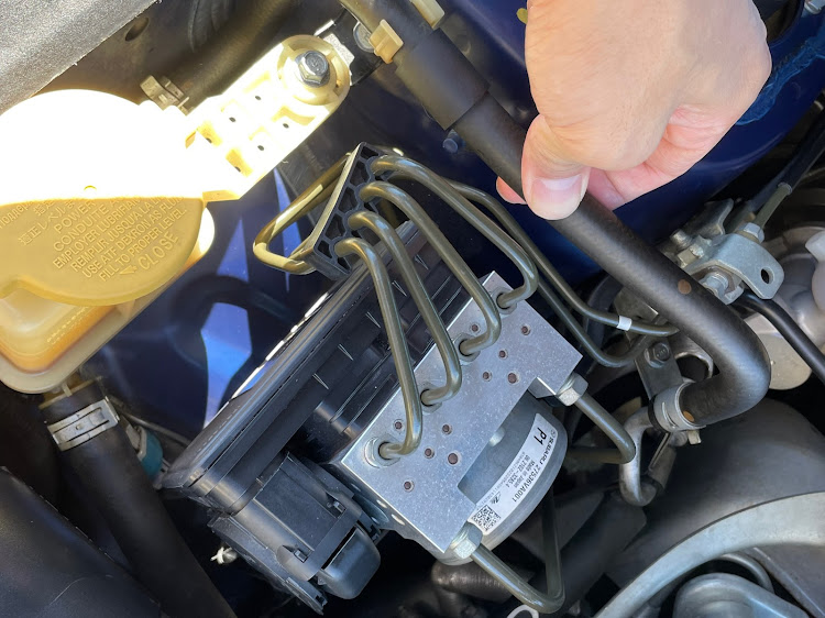 WRX STIのWRX STI VAB・WRX STI・パワステフルード交換・パワステポンプ修理・パワステポンプ交換に関するカスタム事例の投稿画像3枚目