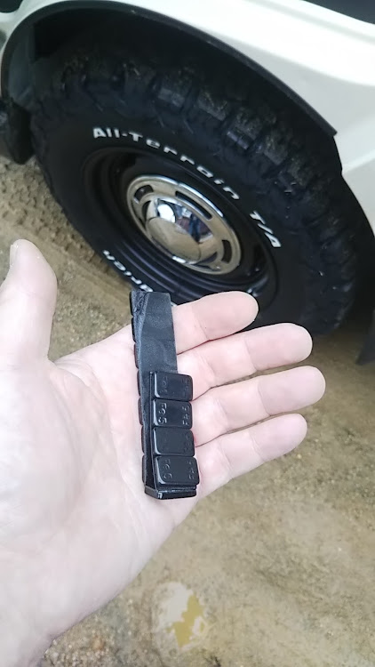 ハイエースバンのko2・CROSS COUNTRY・ちょいアゲに関するカスタム事例の投稿画像5枚目