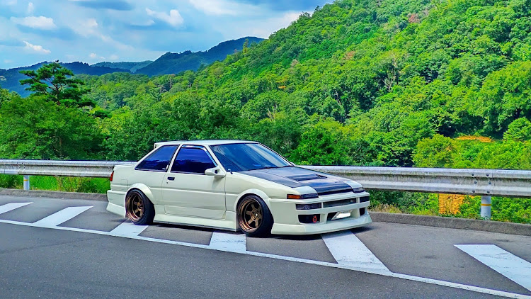 スプリンタートレノの写活・スマホクオリティ・AE86・スプリンタートレノ・ひまわり畑に関するカスタム事例の投稿画像1枚目