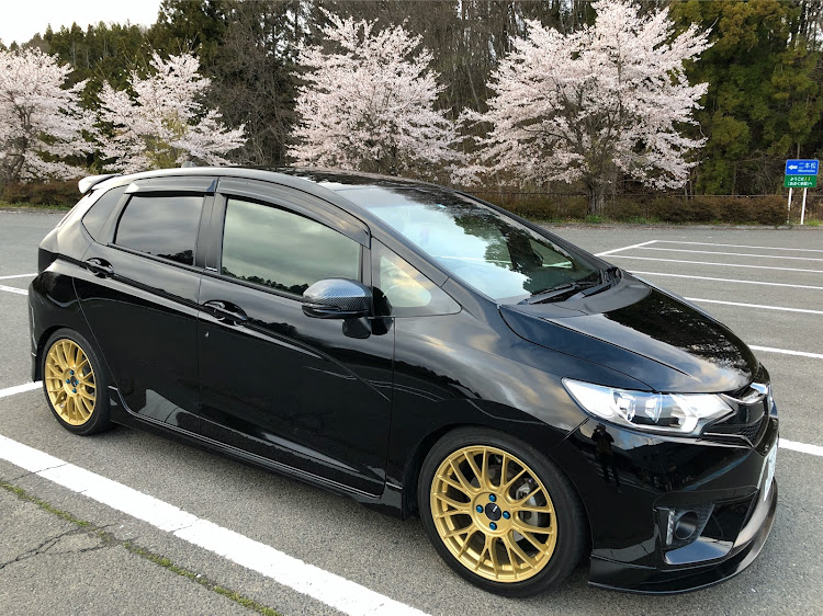 フィット RSの洗車🛁・オン会・車高調整・桜🌸が終わる・また仕事が始まる😭に関するカスタム事例の投稿画像1枚目