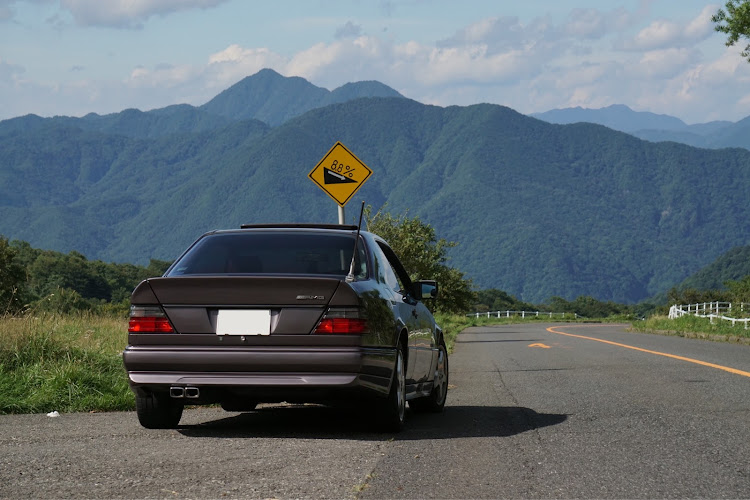 メルセデス・ベンツのC124・メルセデス・ベンツ・ネオクラシック・愛車撮影に関するカスタム事例の投稿画像1枚目