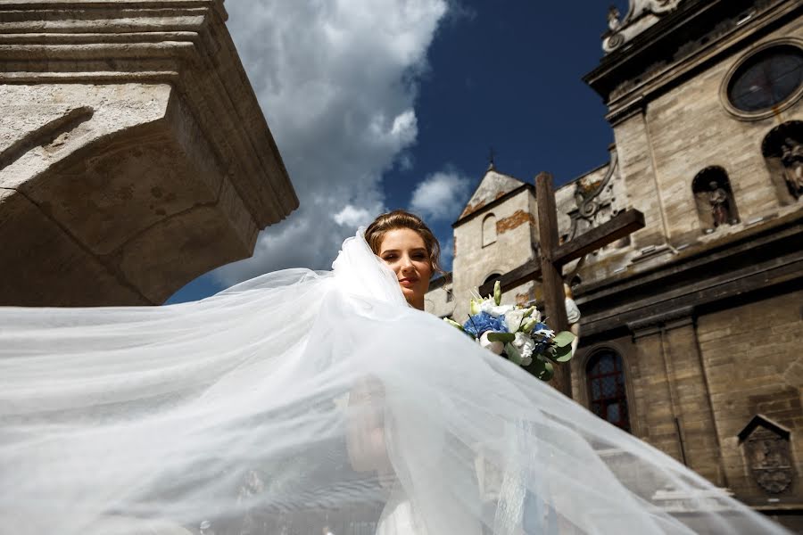 Fotografo di matrimoni Yuliya Storozhinska (id31957517). Foto del 30 giugno 2019