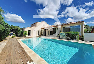 Maison avec piscine et terrasse 16