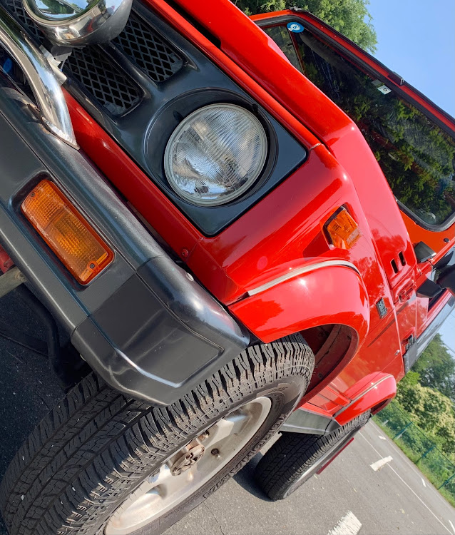 サムライの北米仕様ジムニー・suzuki samurai・iPhone撮影・lifeproofに関するカスタム事例の投稿画像2枚目