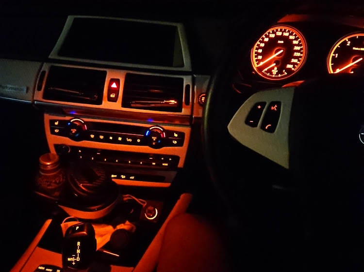 X5の貧乏サラリーマンのX5・完熟マンゴー・セブンイレブン・大分県・最近車あたってないに関するカスタム事例の投稿画像3枚目