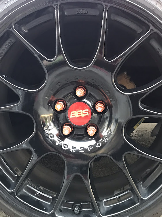 ボーラのレーシングナット・326power・スタンスネーションに関するカスタム事例の投稿画像3枚目