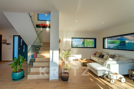 Maison avec piscine et jardin 5