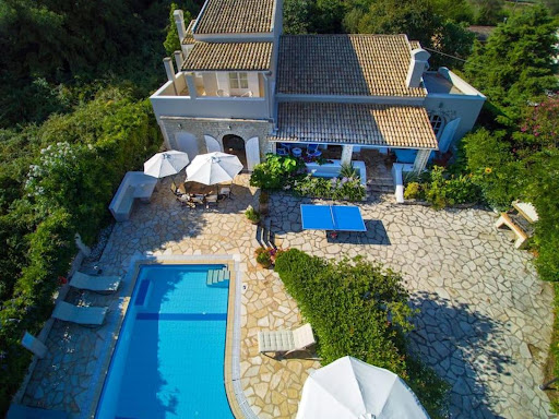 Villa avec piscine en bord de mer 3