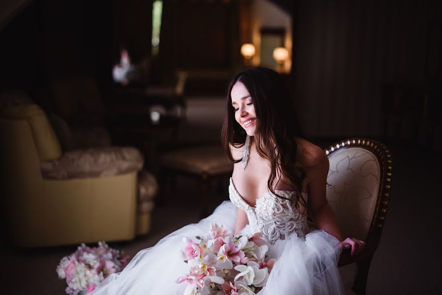 Wedding photographer Nadezhda Zhizhnevskaya (nadyaz). Photo of 1 November 2018