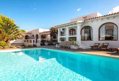 Maison avec piscine et jardin 1