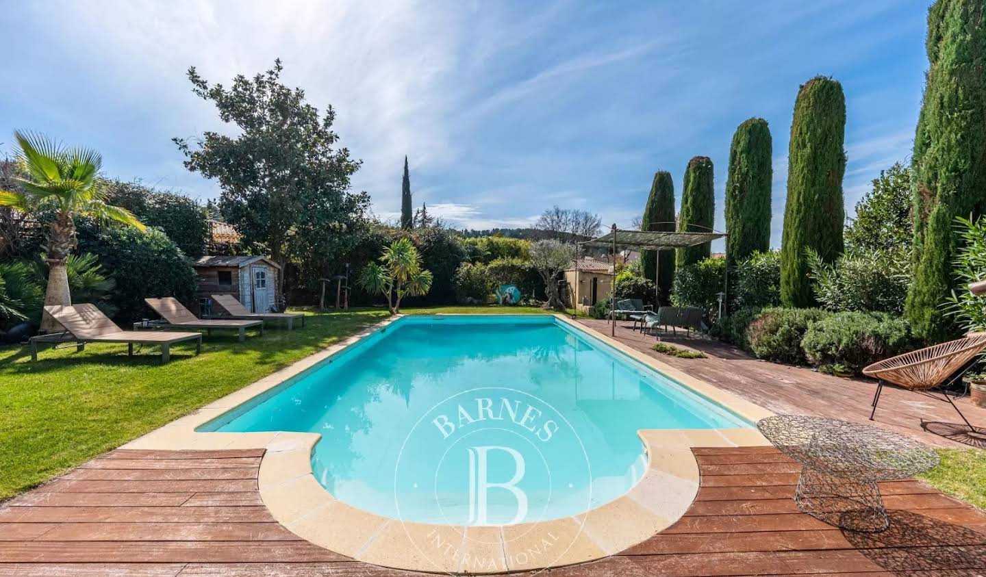 House with pool and garden Aix-en-Provence