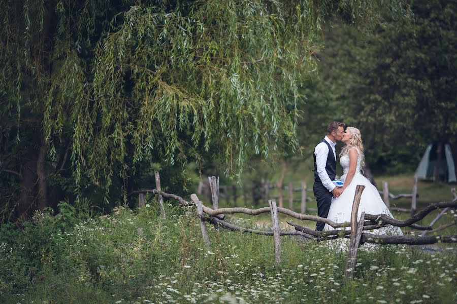 Fotografo di matrimoni Eugen Negoiță (eugennegoita). Foto del 7 novembre 2019