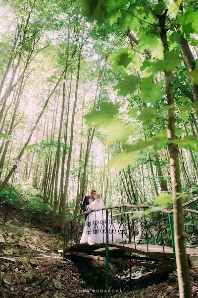 Fotógrafo de casamento Anna Rudanova (rudanovaanna). Foto de 16 de agosto 2017