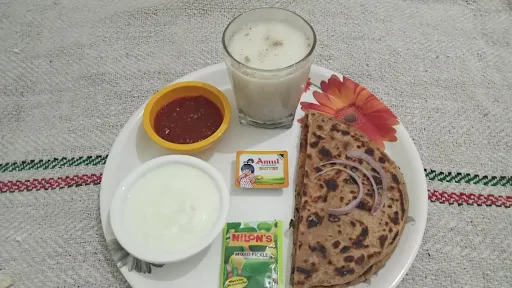 Garlic Lachha Cheese Paratha With Chaas