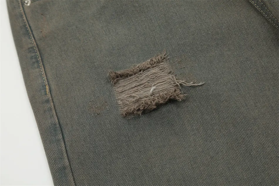 Lässige Herren-Hose mit weitem Bein, bequeme Passform, ideal für entspannte Looks. Vielseitig einsetzbar für Alltag und Freizeit.