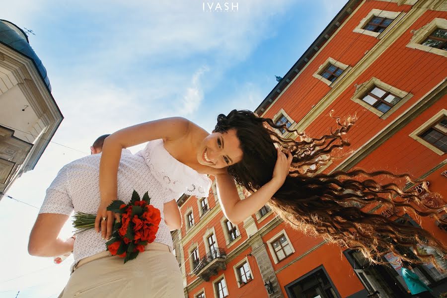 Fotógrafo de casamento Volodymyr Ivash (skillove). Foto de 20 de agosto 2014