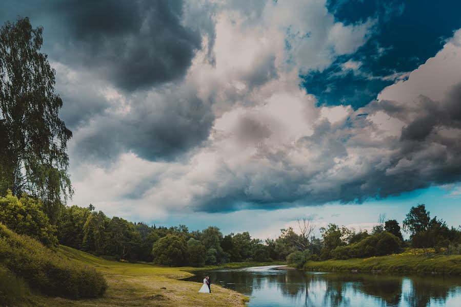 Fotografer pernikahan Karen Uzunyan (klaatu). Foto tanggal 6 Juni 2015