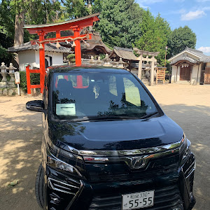 ヴォクシー ZWR80W