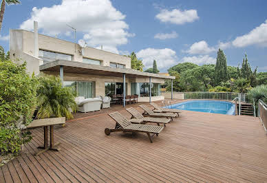 Maison avec piscine et jardin 17