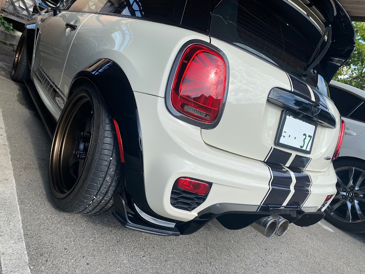 ミニジョンクーパーワークスのあなたの愛車のカスタム遍歴・オーバーフェンダー・DIY・f56・F56JCWに関するカスタム事例の投稿画像20枚目