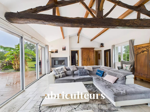 Maison avec piscine 2